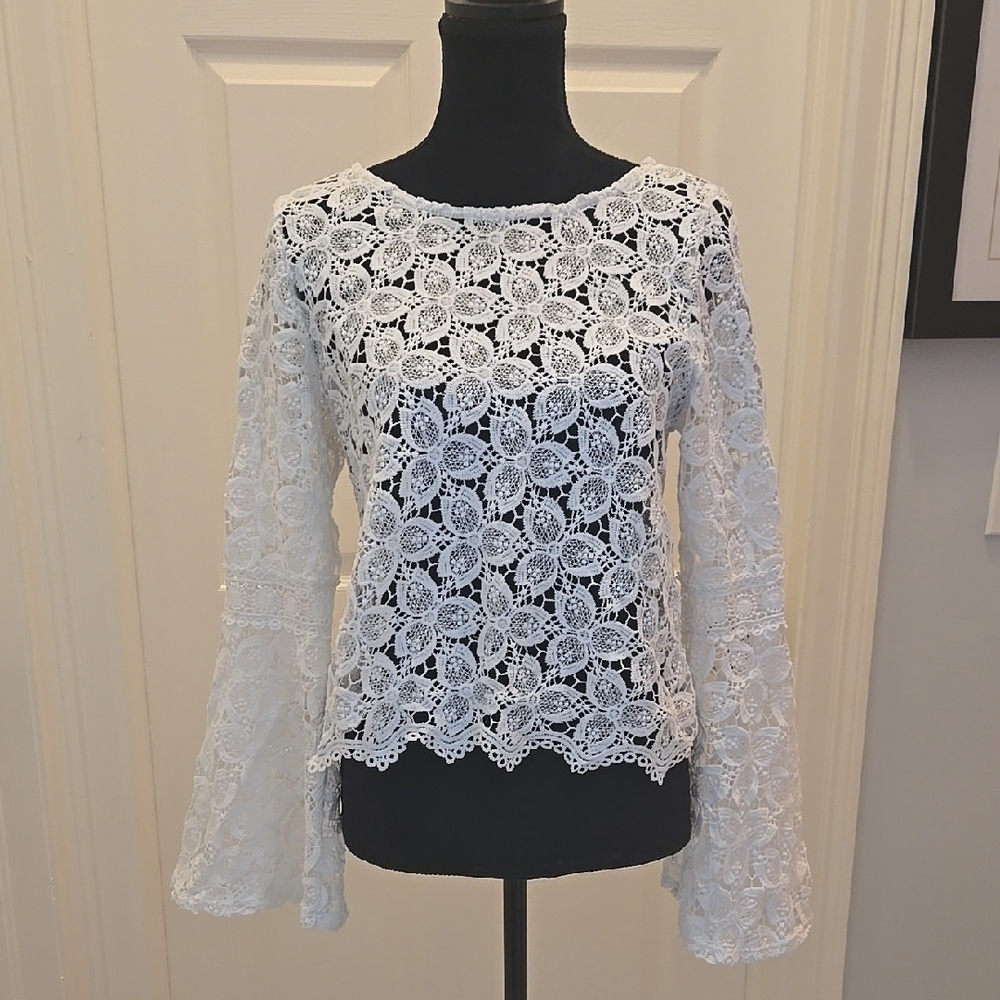 Elegant White Lace Women's Top